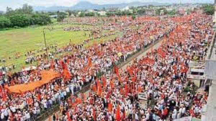 मुख्यमंत्र्यांनी शब्द पाळला !  मराठा आंदोलनात मृत्युमुखी पडलेल्यांच्या वारसांना प्रत्येकी 10 लाख 