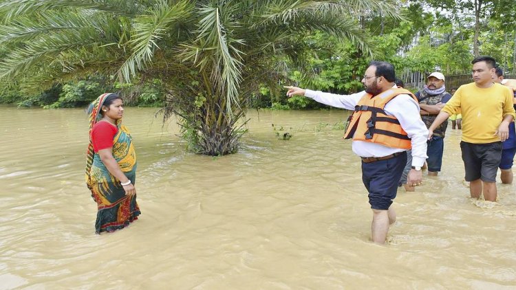 आसाम आणि त्रिपुरामधील पुरामुळे ५५ जण मृत्युमुखी, १९ लाख बेघर