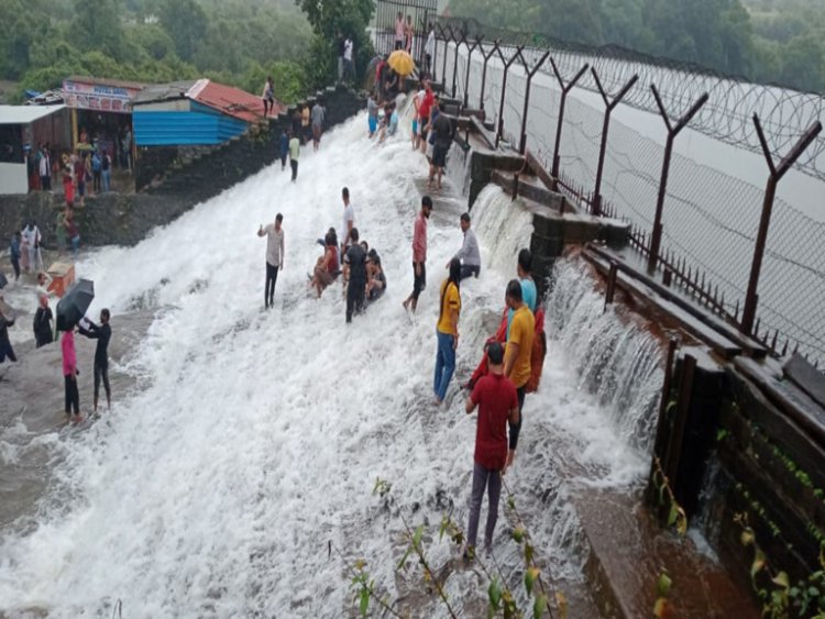 पर्यटकांसाठी खूष खबर ! आपले भूशी धरण ओव्हर फुल्ल !