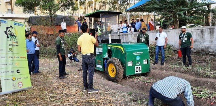 टीम एम्बुषचे कांदा काढणी यंत्र देशात द्वितिय