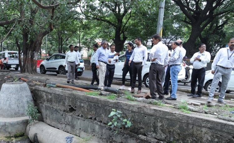 जगद्गुरू संत तुकाराम महाराज  पालखी मार्गाची केली  पाहणी